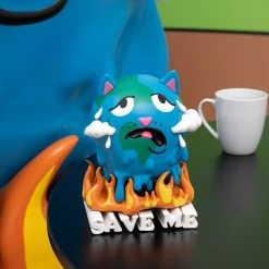 RIPNDIP Save Me Vinyl Figure -Urban Fashion Shop 2048x2048savetheworld 0000 027A9872