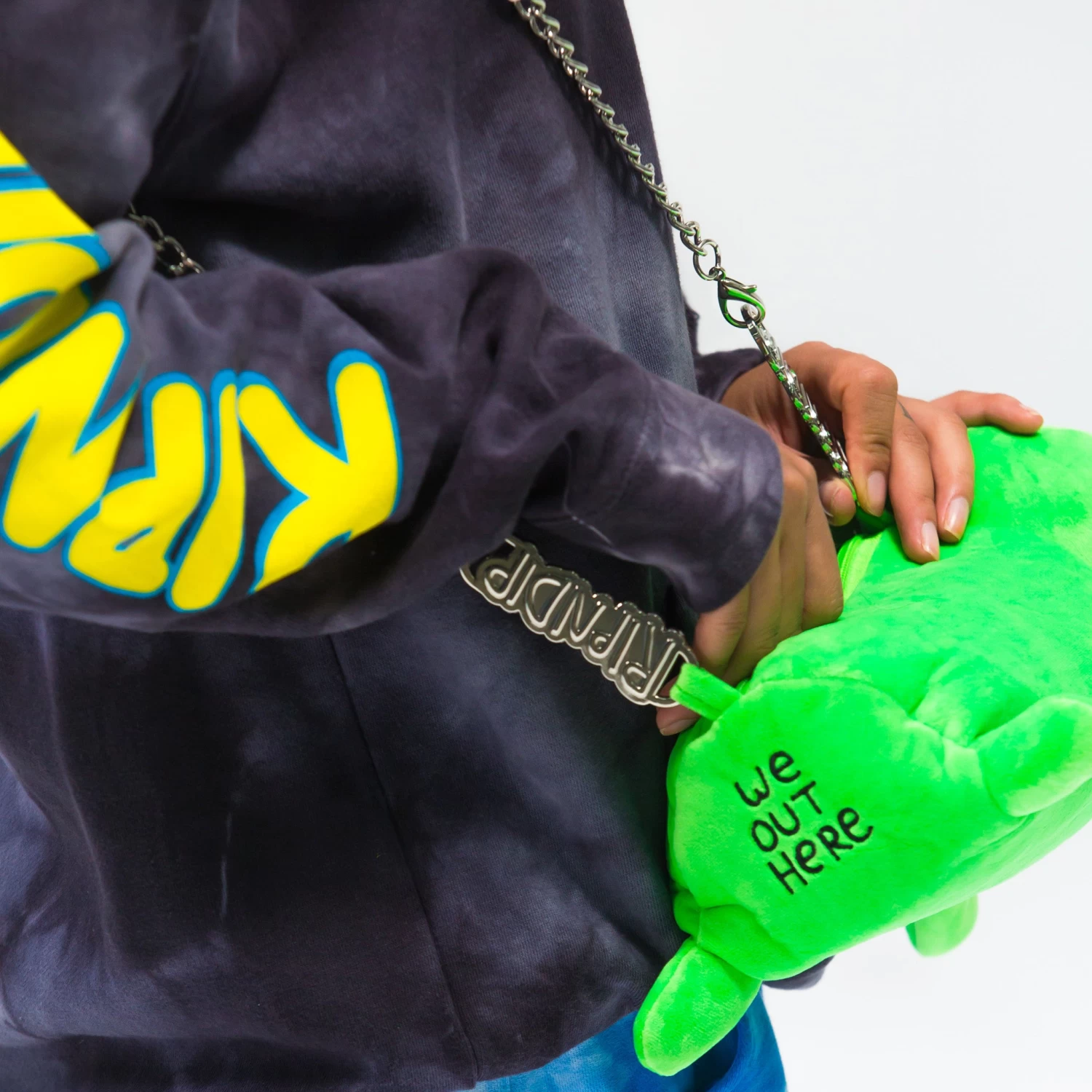RIPNDIP Whole Gang Plush Carrying Bag (Alien) 3 RIPNDIP Whole Gang Plush Carrying Bag (Alien) - Image 3